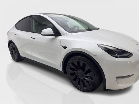 Used 2021 Tesla Model Y Performance image 12