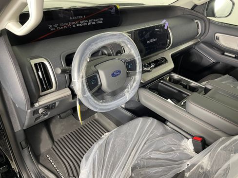 New 2025 Ford Expedition Max Active image 2