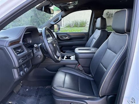 Used 2023 Chevrolet Suburban Premier image 26