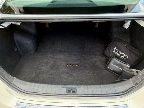 Certified 2023 Nissan Altima 2.5 SV FWD image 14