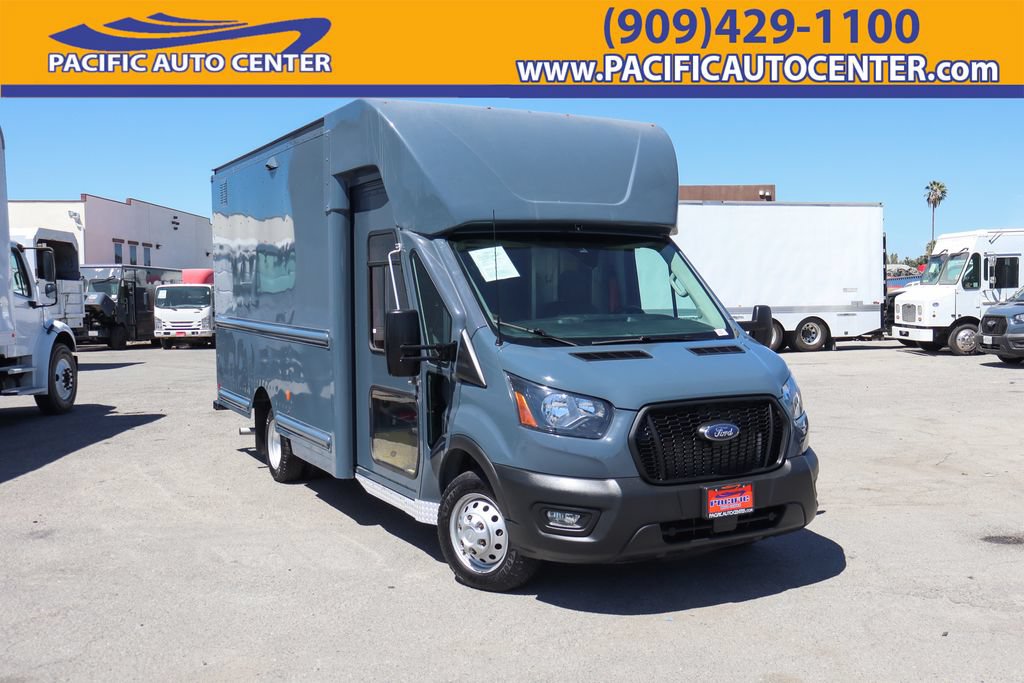 Used 2022 Ford Transit 350 DRW RWD image 1