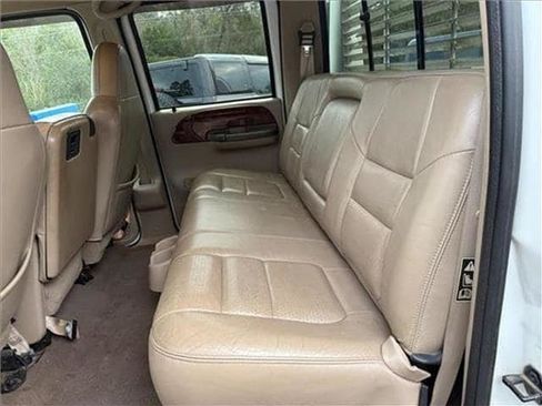 Used 2001 Ford F550 2WD Crew Cab Super Duty image 29