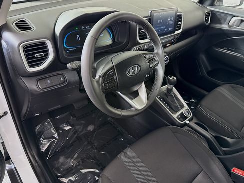 Used 2026 Hyundai Venue SEL FWD image 23