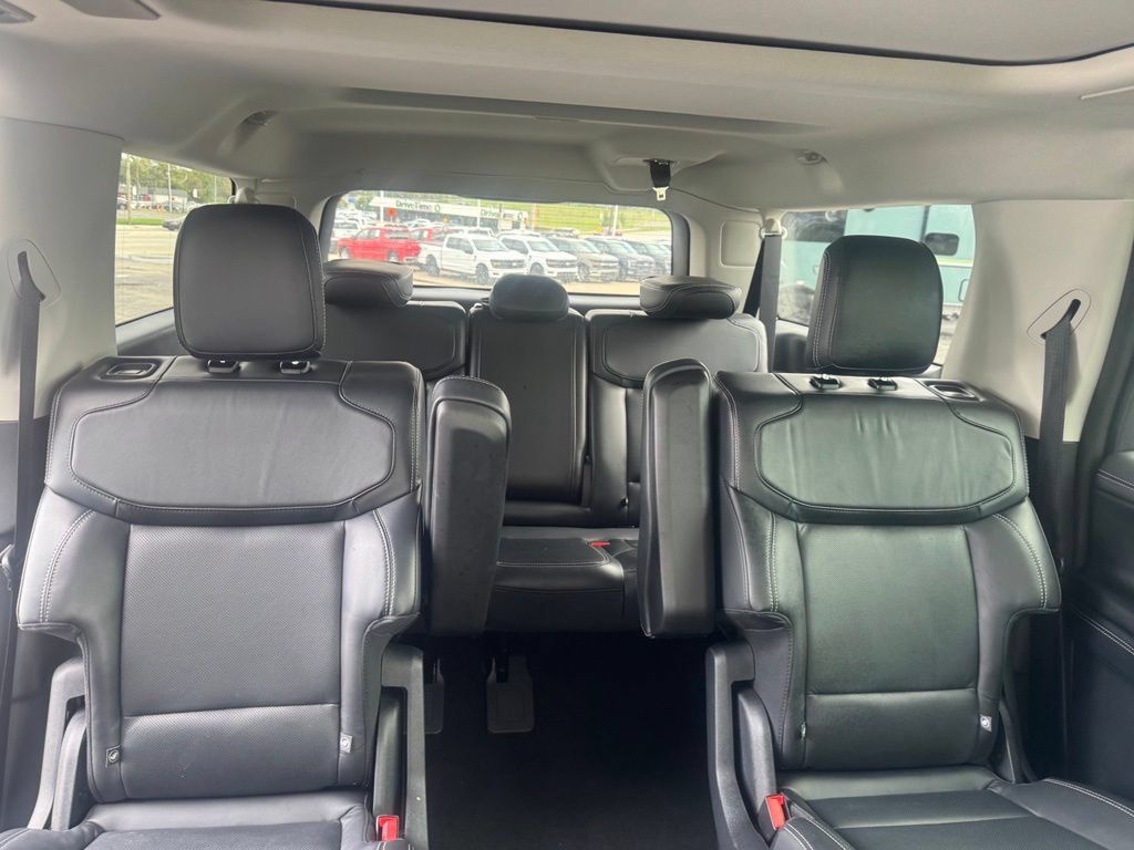Used 2025 Ford Expedition Max Platinum w/ Driver's Package AWD/4WD image 9