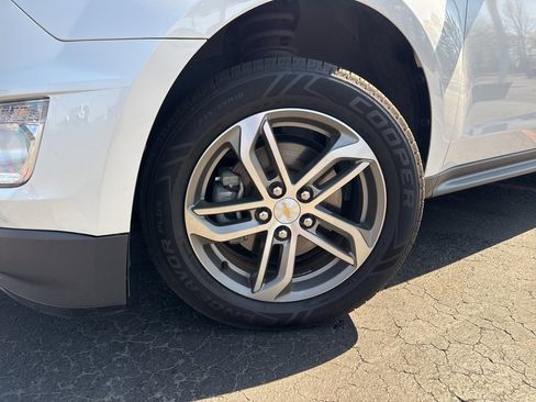 Used 2017 Chevrolet Equinox Premier image 2