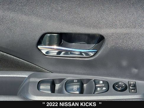 Used 2022 Nissan Kicks SV FWD image 15