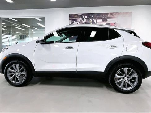 Used 2022 Buick Encore GX Essence w/ Experience Buick Package image 3