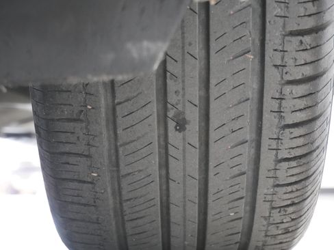 Used 2022 GMC Terrain SLT w/ LPO, 'HIT The Road' Package image 28