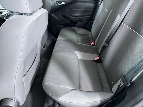 Used 2014 Ford Focus SE FWD image 16