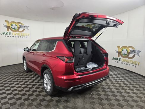 New 2026 Mitsubishi Outlander ES image 32