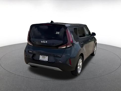 Used 2025 Kia Soul LX w/ LX Technology Package FWD image 15