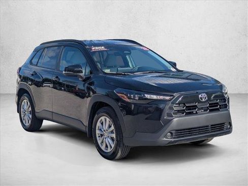Used 2026 Toyota Corolla Cross LE FWD image 3