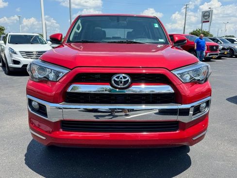 Used 2018 Toyota 4Runner Limited AWD/4WD image 9
