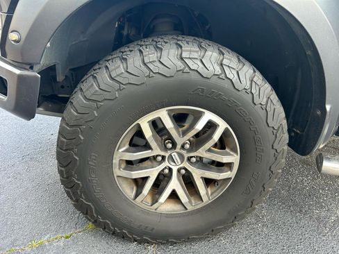 Used 2018 Ford F150 Raptor w/ Equipment Group 802A Luxury image 18