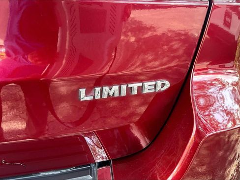 Used 2020 Jeep Grand Cherokee Limited w/ Trailer Tow Group IV RWD image 10