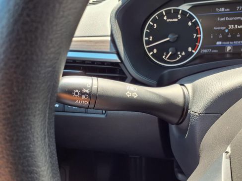 Used 2025 Nissan Altima 2.5 SV image 17