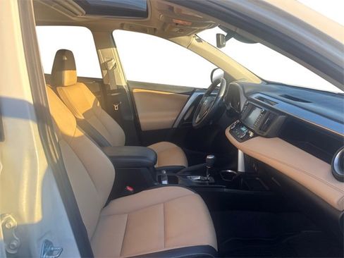 Used 2017 Toyota RAV4 Limited image 15
