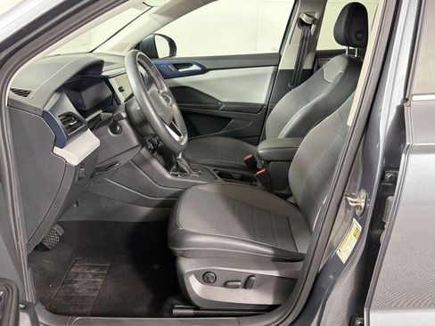 Used 2023 Volkswagen Taos SE FWD image 5