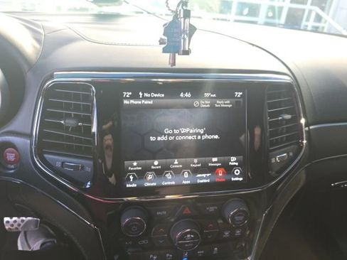 Used 2020 Jeep Grand Cherokee SRT image 9