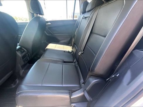 Used 2021 Volkswagen Tiguan SE FWD image 26