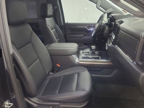 Used 2024 GMC Sierra 1500 Elevation w/ Elevation Premium Package AWD/4WD image 5