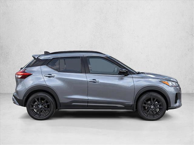 Used 2021 Nissan Kicks SR w/ Interior Electronics Package FWD image 8