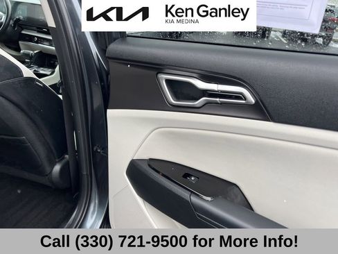 Used 2025 Kia Sportage EX image 57