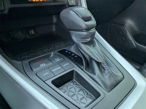 Used 2025 Toyota RAV4 LE image 10