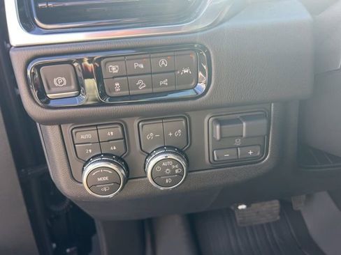 Used 2026 GMC Yukon XL Denali w/ Denali Reserve Package AWD/4WD image 15