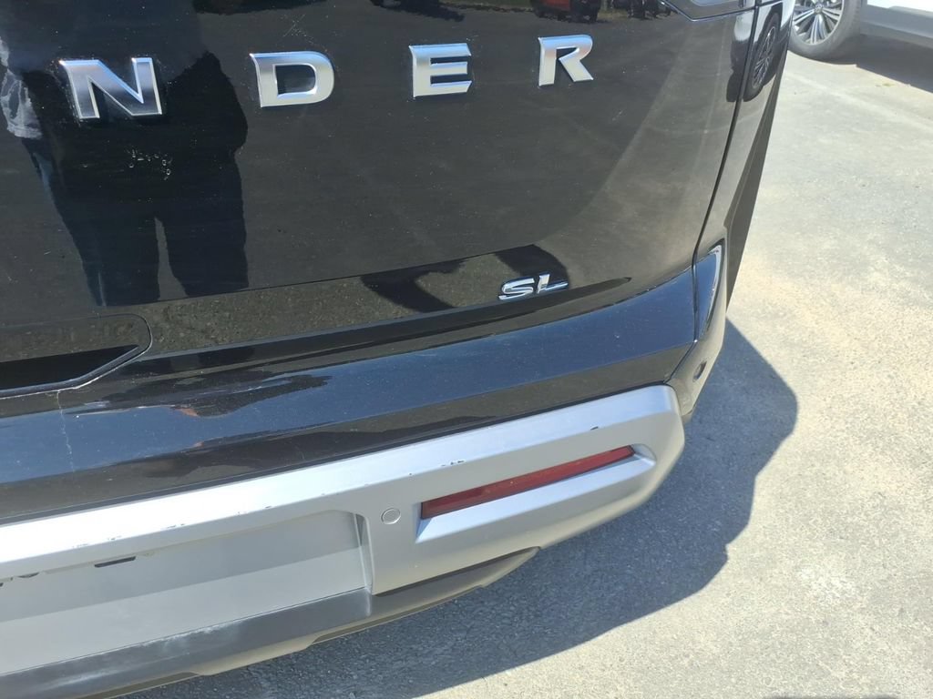 Used 2025 Nissan Pathfinder SL FWD image 5
