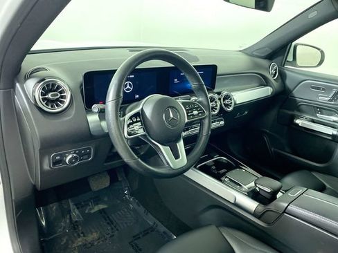 Used 2021 Mercedes-Benz GLB 250 4MATIC image 23