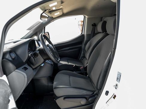 Used 2020 Nissan NV200 S w/ Back Door Glass Package image 4