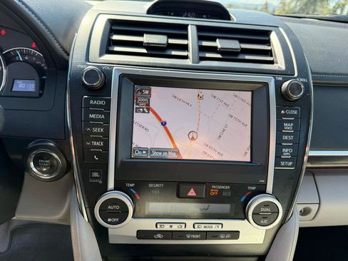 Used 2012 Toyota Camry XLE image 30