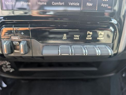 Used 2025 RAM 2500 Big Horn AWD/4WD image 28