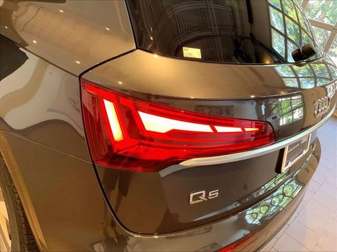 Used 2023 Audi Q5 2.0T Premium w/ Convenience Package AWD/4WD image 29