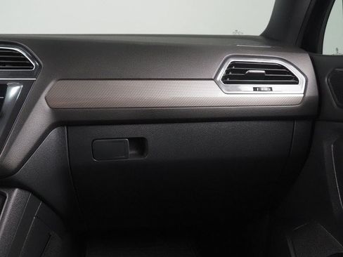 Used 2024 Volkswagen Tiguan SE R-Line FWD image 33