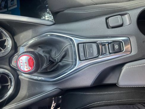 Used 2020 Chevrolet Camaro SS RWD image 14