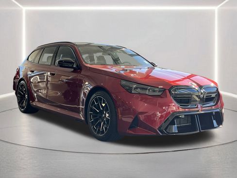 New 2026 BMW M5 Touring image 2