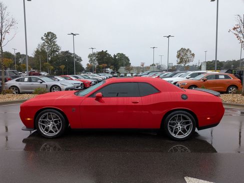 Used 2021 Dodge Challenger SRT Hellcat Redeye image 6