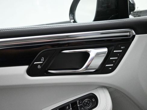 New 2025 Porsche Macan image 21