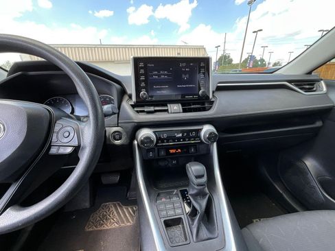 Used 2019 Toyota RAV4 XLE w/ Convenience Package AWD/4WD image 9