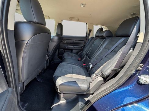Used 2020 Mitsubishi Outlander SE FWD image 32