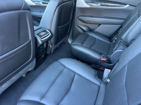 Used 2021 Cadillac XT6 Premium Luxury FWD image 12