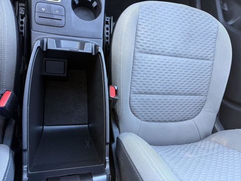 Used 2022 Ford Escape SE image 29