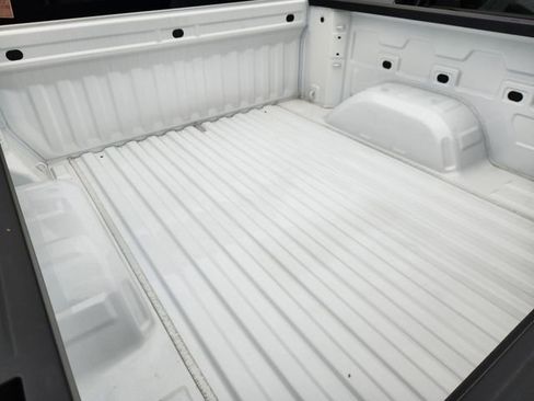 Used 2025 Chevrolet Silverado 1500 LT AWD/4WD image 9