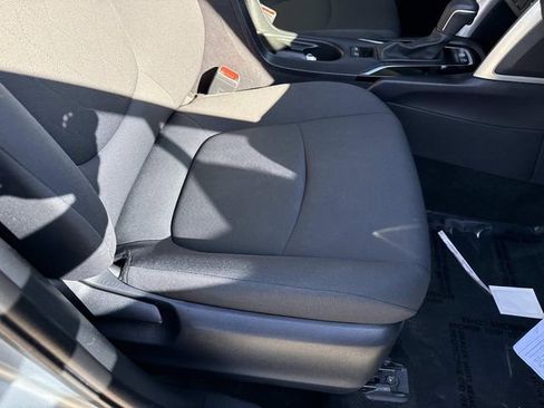 Used 2022 Toyota Corolla Cross LE image 10