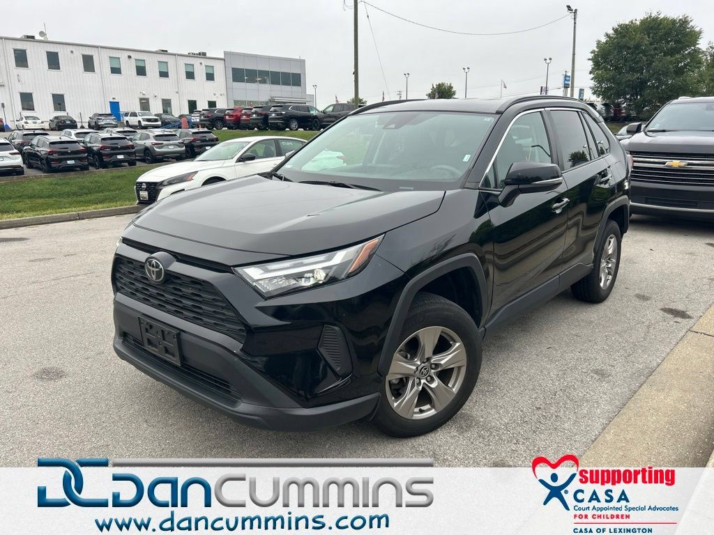 Used 2023 Toyota RAV4 XLE AWD/4WD image 1