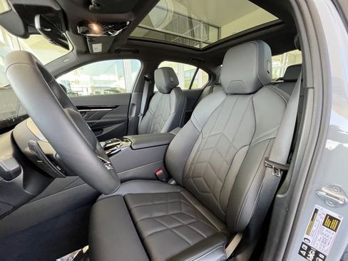 Certified 2024 BMW 530i xDrive w/ M Sport Package image 19