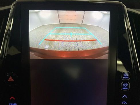 Used 2020 Toyota Prius Prime XLE image 24