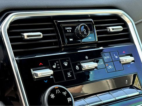 New 2026 Nissan Armada SL image 7